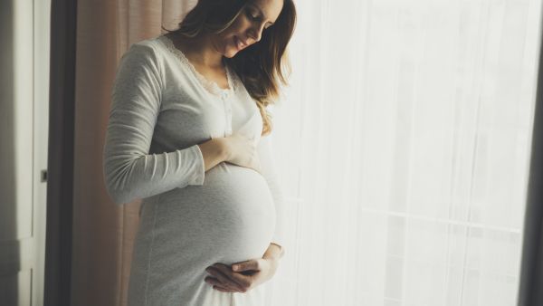 يمكن للحامل في الشهر التاسع ان تصوم دون أي مشاكل