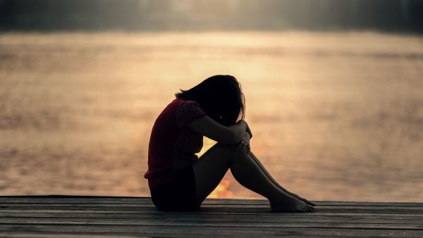 ما هي اعراض الاكتئاب لدى الاطفال والمراهقين؟