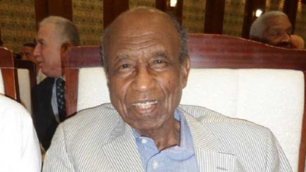  وزير الخارجية السوداني الأسبق منصور خالد