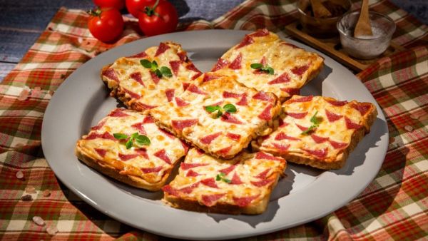 أطباق رمضانية: بيتزا التوست بالدجاج والفطر