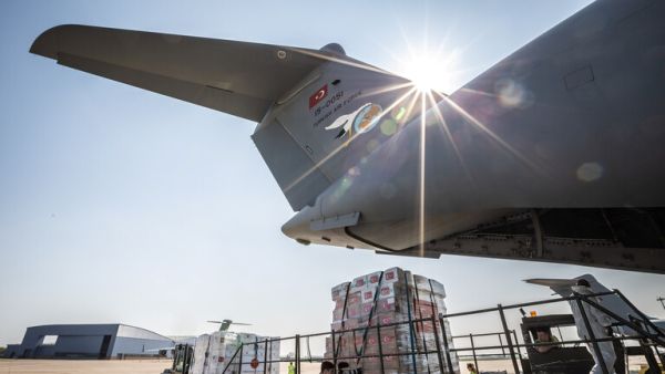  طائرة شحن عسكرية تركية، محملة بمساعدات طبية