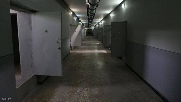 طهران أفرجت عن نحو مائة الف سجين بصورة مؤقتة