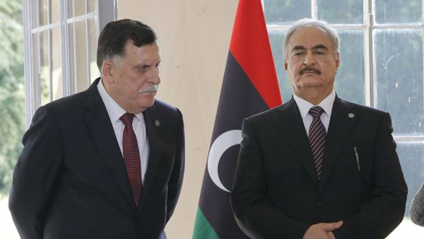 رئيس حكومة الوفاق الليبية فايز السراج والمشير خليفة حفتر / أرشيفية