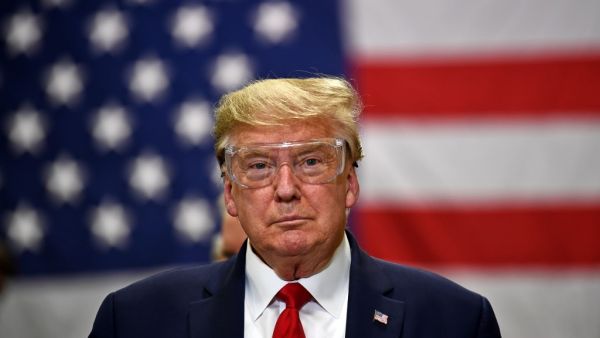 US President Donald Trump participates in a tour of a Honeywell International plant that manufactures personal protective equipment in Phoenix, Arizona on May 5, 2020. Brendan Smialowski / AFP