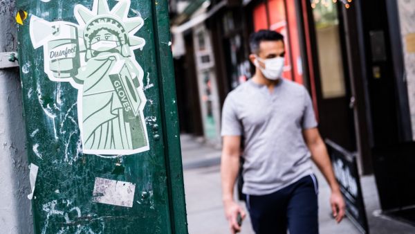 New York Governor Andrew Cuomo signed an executive order extending the current May 15 deadline as part of the "NY ON PAUSE" order. Jeenah Moon/Getty Images/AFP