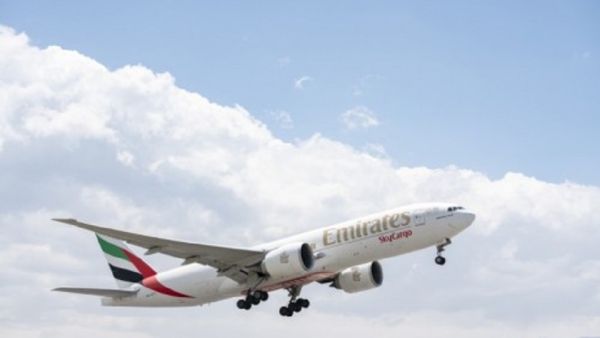 تخدم الإمارات للشحن الجوي، من بين 67 وجهة، 58 وجهة بطائرات الركاب البوينج 777-300ER تخدم الإمارات للشحن الجوي، من بين 67 وجهة، 58 وجهة بطائرات الركاب البوينج 777-300ER