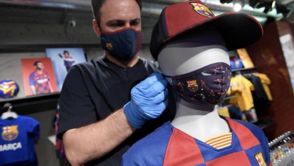 Barca design masks (Twitter)