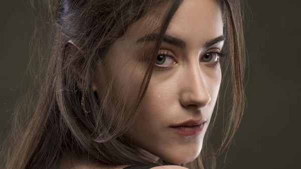 هازال كايا بتصريح صادم "لا أريد إنجاب أي أطفال من زوجي"!