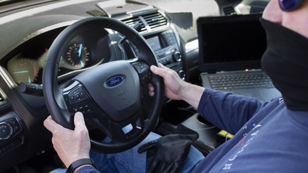 Ford has designed a new heated software enhancement to pilot with its Police Interceptor Utility – one that law enforcement agencies in the United States can utilize to help reduce the footprint of the COVID-19 virus.