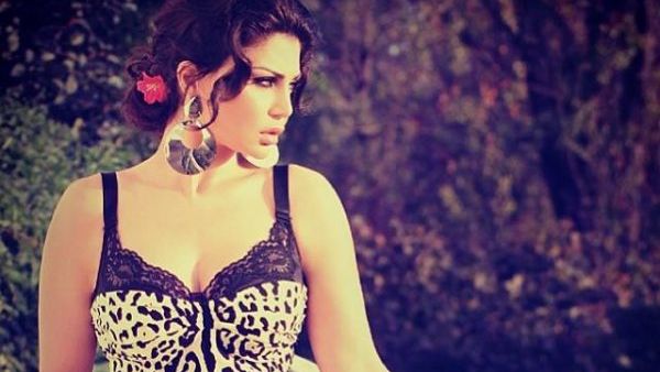 هيفاء وهبي تهاجم بقوة من جديد "لبوة عامل نفسه أسد"!