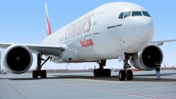 رفعت الإمارات للشحن الجوي، خلال أبريل (نيسان)، عدد رحلاتها من ثلاث رحلات أسبوعياً إلى رحلة يومية رفعت الإمارات للشحن الجوي، خلال أبريل (نيسان)، عدد رحلاتها من ثلاث رحلات أسبوعياً إلى رحلة يومية