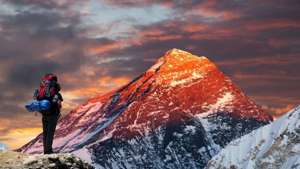Mount Everest  (Shutterstock)