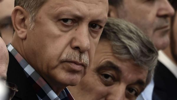 خرج الرئيس التركي السابق، عبد الله غول، عن صمته 