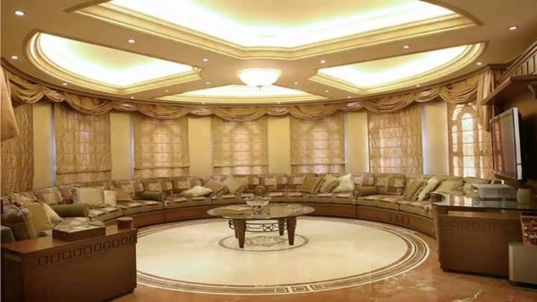 لتحقيق ديكور جبس مجالس "مودرن"، يُستهلّ العمل من نقطة محوريّة  لتحقيق ديكور جبس مجالس "مودرن"، يُستهلّ العمل من نقطة محوريّة