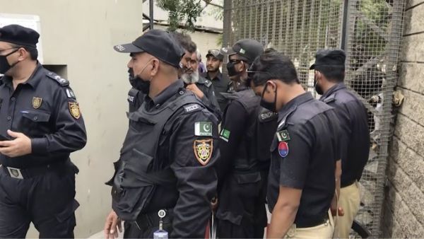 At least 4 people have died after shots were fired at the Pakistan Stock Exchange in Karachi, according to rescue officials on Monday (Twitter)