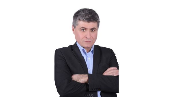 إيهاب فرهود، رئيس هندسة الحلول لدى "في إم وير" لمنطقة الشرق الأوسط وتركيا وشمال إفريقيا في إم وير تطرح مزايا جديدة لدعم تطبيقات الذكاء الاصطناعي والتعلّم الآلي