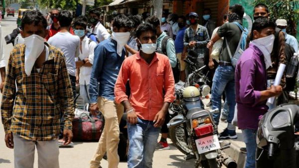 زيادة يومية في عدد حالات الإصابة والوفاة في البلاد منذ بدء تفشي الوباء