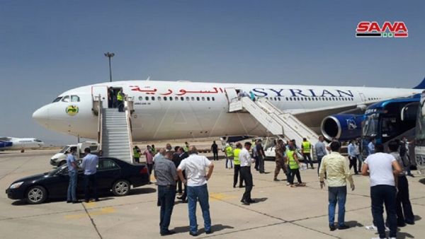 وصلت أول رحلة إلى مطار دمشق قادمة من العاصمة الأرمنية يرفان يوم 29 أبريل الماضي