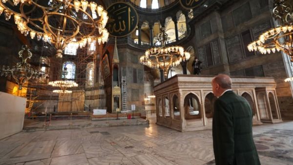 أردوغان يتفقد ايا صوفيا 