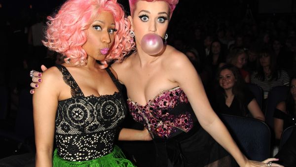 نيكي ميناج وكاتي بيري