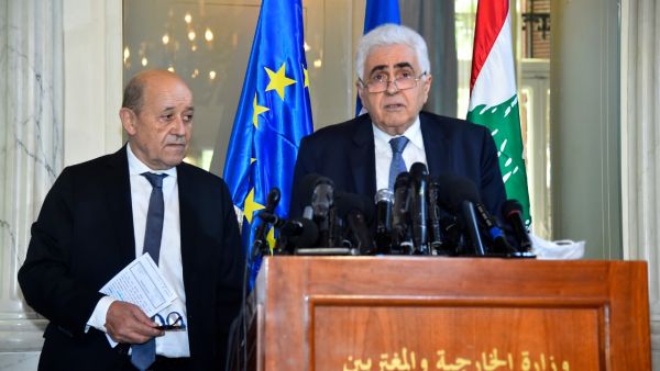 Lebanese Foreign Minister Nassif Hitti (R)(Twitter)