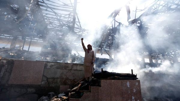 Houthis in Sanaa (Twitter)