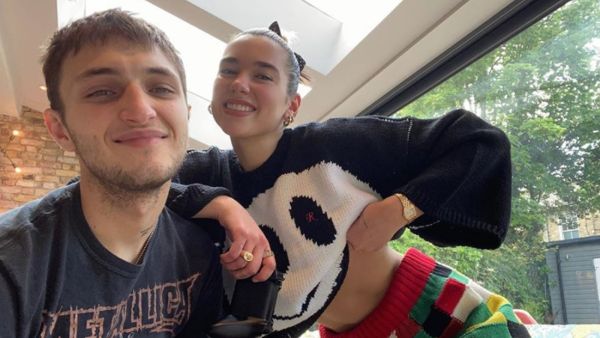 The couple were self-quarantining together in an Airbnb in London, 