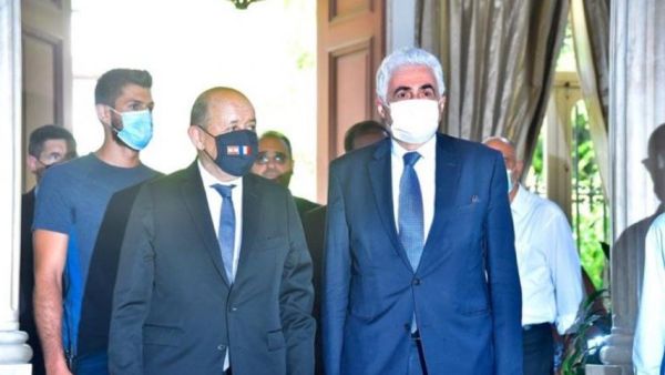 وزير الخارجية الفرنسي، جان إيف لو دريان ونظيره اللبناني ناصيف حتي