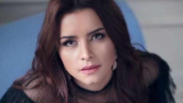 الفنانة اللبنانية نور