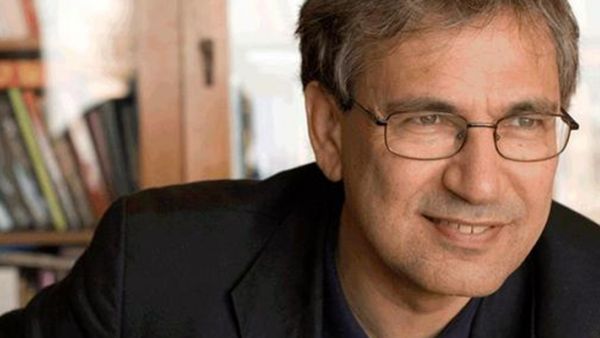 أورهان باموك، الأديب التركي الحائز جائزة نوبل للآداب