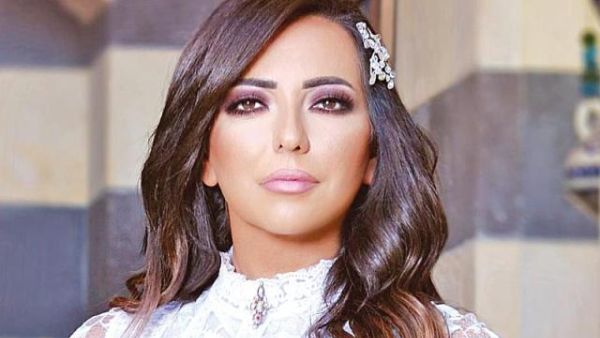 أمل عرفة كذبت على الجمهور بإعلان إصابتها بفيروس كورونا!