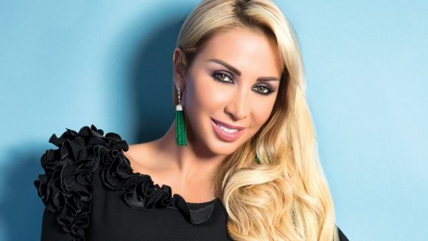 إنهيار جويل مردينيان بالبكاء بسبب الأوضاع في لبنان..والجمهور يسخر منها!