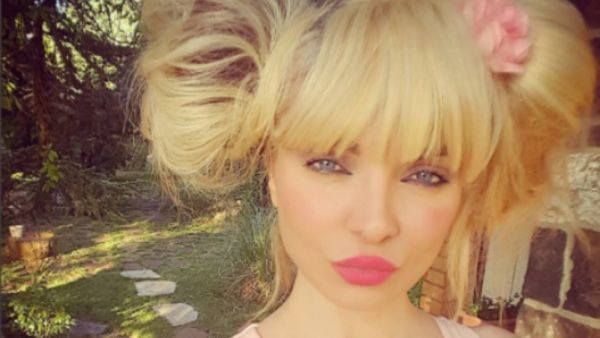 Dollars on Cleavage and Feet! Myriam Klink Provoks the Lebanese With Her B-Day Celebrations After Beirut Port Explosion (Video)