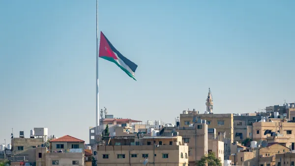 تنكسي العلم الأردني