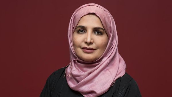 سعادة عفراء البسطي، مدير عام مؤسسة دبي لرعاية النساء والأطفال حديث الخبراء يتطرق إلى أهمية الرقابة الأُسرية في ظل هيمنة مواقع التواصل الاجتماعي