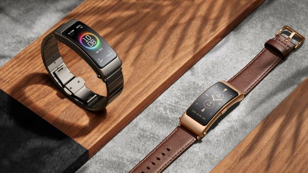 سوار HUAWEI TalkBand B6: أداء فائق وتصميم مذهل يرتقي بمعنى الأجهزة القابلة للارتداء