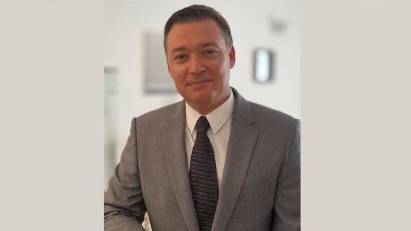 زوران لازاريفيتش، الرئيس التقني لشركة إريكسون الشرق الأوسط وأفريقيا عالم من الإمكانات المستقبلية: قياسات الأداء على شبكات الجيل الخامس لتقنيات الاتصال