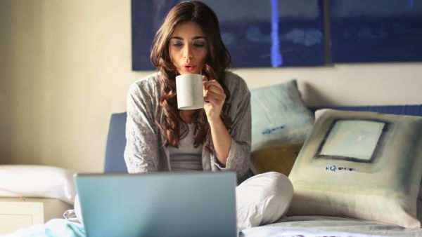 طبيب البوابة: ما هو المستوى الآمن لتناول الكافيين للحامل؟