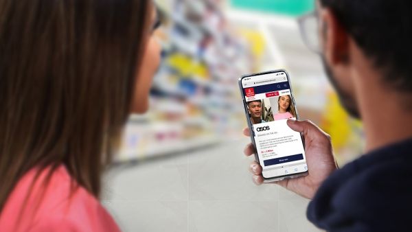 يمكن لحاملي بطاقات سكاي واردز طيران الإمارات ذات العلامات التجارية المشتركة كسب المزيد من الأميال أثناء التسوق على skywardsmilesmall.com. سكاي واردز طيران الإمارات يتيح 1500 طريقة جديدة لكسب الأميال