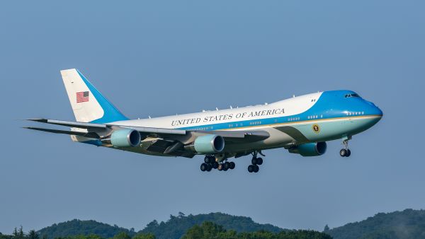 Trump's Presidential Plane Has Just Survived an Ugly Crash: Journalist Reveals Details