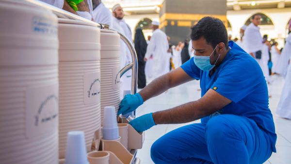 The largest mosque in the world, Kaaba, also gives Zem-Zem water to the pilgrims. (Shutterstock/ File Photo)