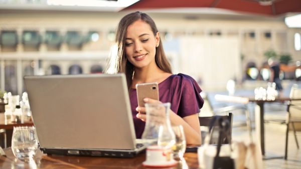 كيف تؤثر وسائل التواصل الاجتماعي على مزاجك وحياتك؟