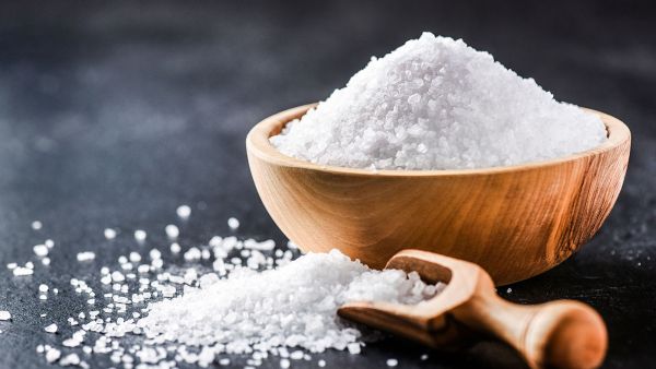 الطعم اللاذع في الليمون يجعله بديلا رائعا للملح في مختلف الطبخات