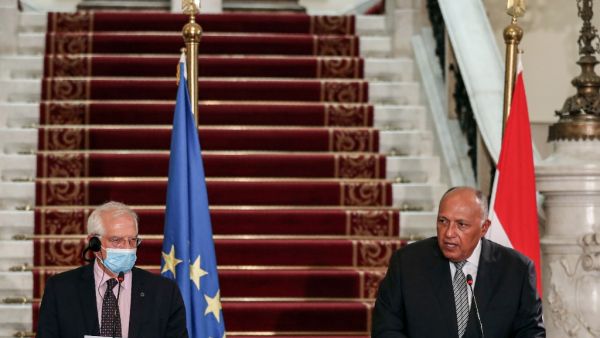 Josep Borrell (L), EU High Representative for Foreign Affairs and Security Policy, while mask-clad (COVID-19 coronavirus precaution) gives a press conference with Egypt's Foreign Minister Sameh Shoukry (R) in the capital Cairo on September 3, 2020. Mohamed el-Shahed / AFP