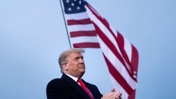 US President Donald Trump arrives for a "Great American Comeback" rally in Fayetteville, North Carolina, on September 19, 2020. Brendan Smialowski / AFP