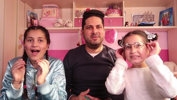 شاهدوا ماذا فعل عمر الصعيدي مع إبنته مجدداً بعد القرصة المشهورة..فيديو!
