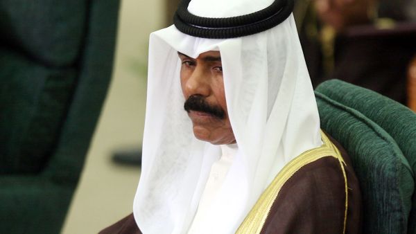Kuwait's Crown Prince Sheikh Nawaf Al Ahmed Al Sabah attends the inaugural session of the new parliament, Kuwait City, May 31, 2009. (AFP Photo)