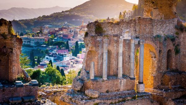 فنادق ومنتجعات فورسيزونز تتولى إدارة قصر سان دومينيكو التاريخي في تاورمينا بإيطاليا