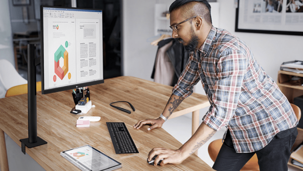 How Smart Monitors Can Help Students and Business Users Work More Efficiently at Home