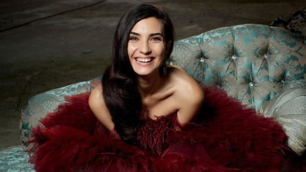 Tuba Büyüküstün Is Reportedly Dating This Handsome Football Player (Pictures)